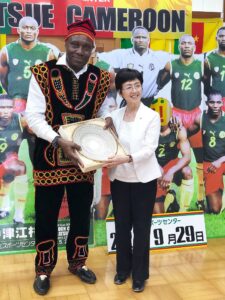 With the Mayor of Hita City Ms. Mukuno Michiko
